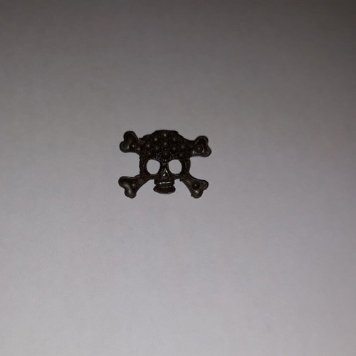 Skull pin used