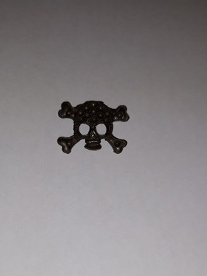 Skull pin used