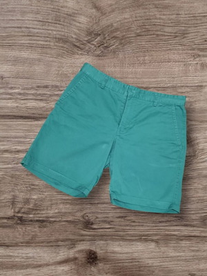 Benetton Bermuda shorts like new, size 50, green