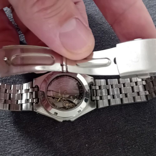 Seiko 5 Automatic Stainless Steel Luminous 21 Jewels Wristwatch like new, no glass