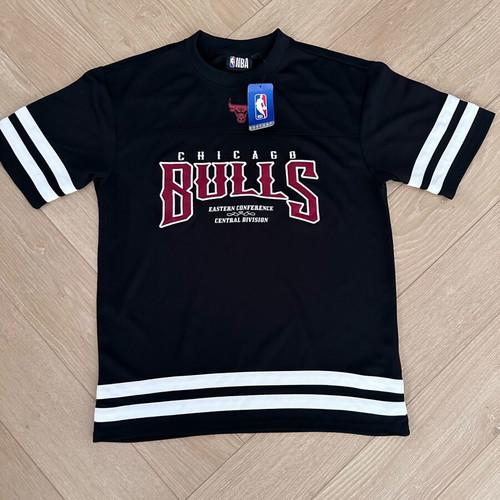 New Era NBA Chicago Bulls T-shirt size M oversized new