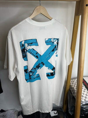 Off White unisex tshirt new in white and black