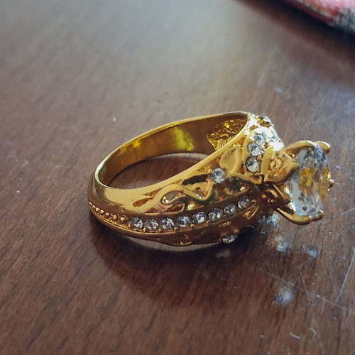 Ring with white topaz and rhodium plating new