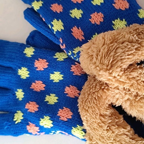 Knitted gloves new, warm with colorful pattern