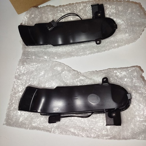 Pair of SLK R171 mirror indicator lights new, tinted