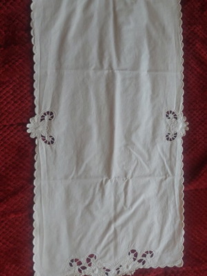 Handmade cutwork set of 9 pieces like new