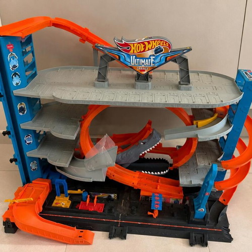 Hot Wheels Ultimate Garage with shark