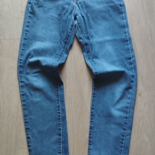 Women's jeans pack of 4, W28L32, like new condition