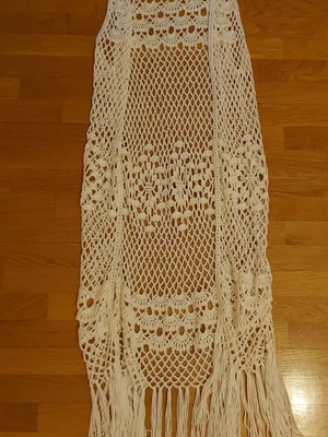Sleeveless long knitted vest new, white, small, with fringes