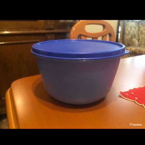Tupperware slightly used