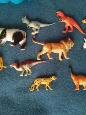 Toy figures used, set of 10 pieces