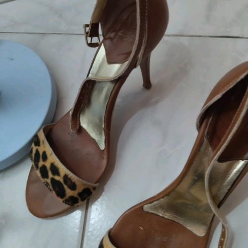 Sandal color tabba used size 39
