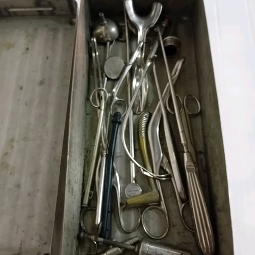 Medical instruments used, 18 pieces, interwar period in inox box