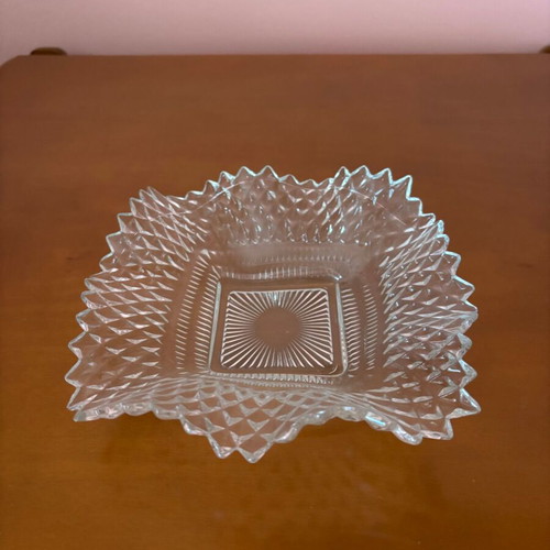 Glass bowl like new with embroidery pattern