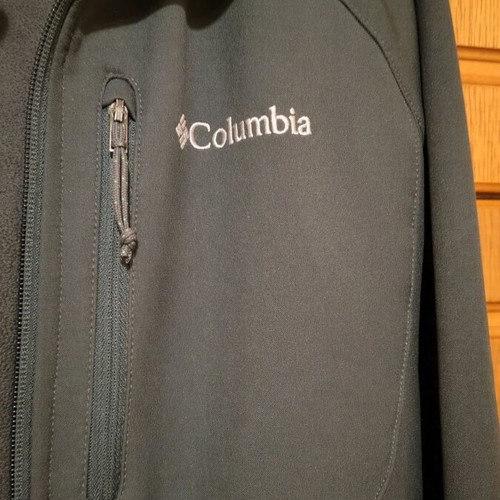 Columbia jacket used with detachable hood, size M, green