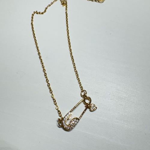 Chain new, gold color