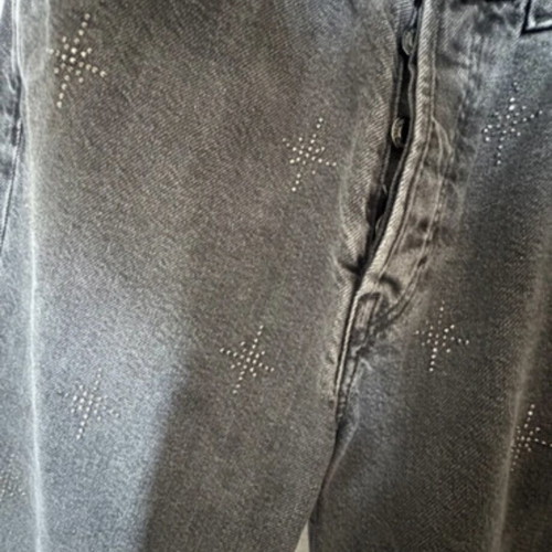 H&M jeans like new with rhinestones gray size 28