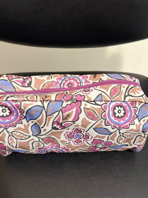 Estée Lauder toiletry bag like new