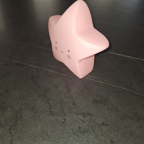 Star-shaped night light like new, battery operated