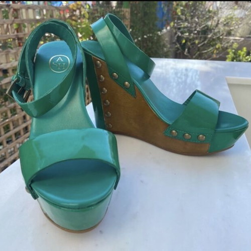 Ash green sandals like new, size 37, leather patent
