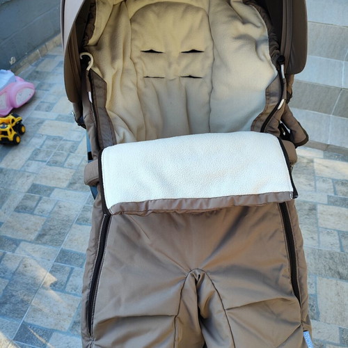 Stokke Xplory stroller like new with carrycot and accessories