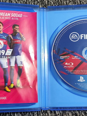 FIFA 19 PS4 game used, fully functional