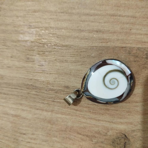 Silver pendant like new