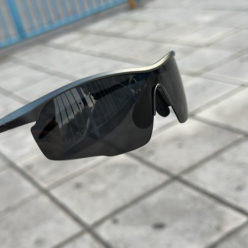 El Gio sunglasses new with box Italy design