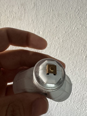 E27 lamp socket adapter