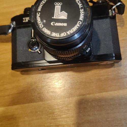 Canon F-1 vintage camera like new with flash and lens