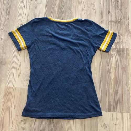 Milwaukee Brewers MLB Spellout Top used, size Medium