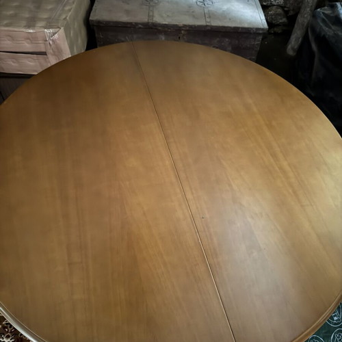 Wooden extendable round dining table set with 4 chairs like new