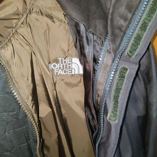 The North Face 3 in 1 Hyvent jacket size Large like new, brown