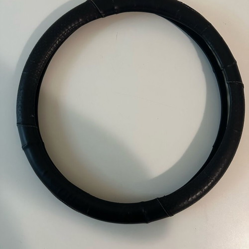 Car steering wheel cover like new in very good condition