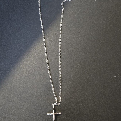 Silver cross pendant