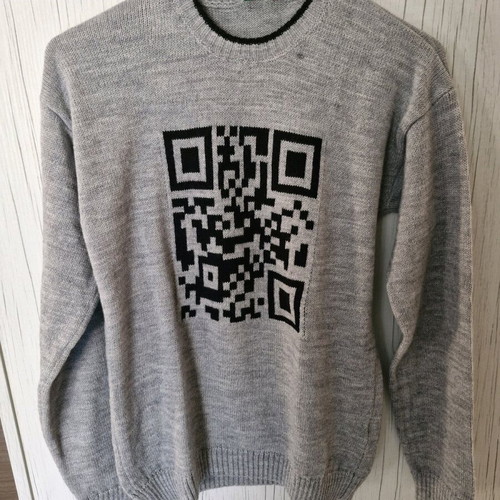 Benetton sweater for boys grey with black pattern like new, size 13-14
