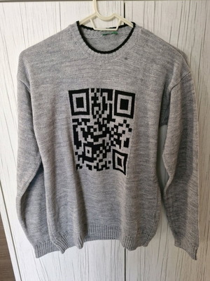 Benetton sweater for boys grey with black pattern like new, size 13-14