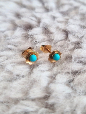 Antique 14K Gold Earrings with Turquoise Kallaiti like new