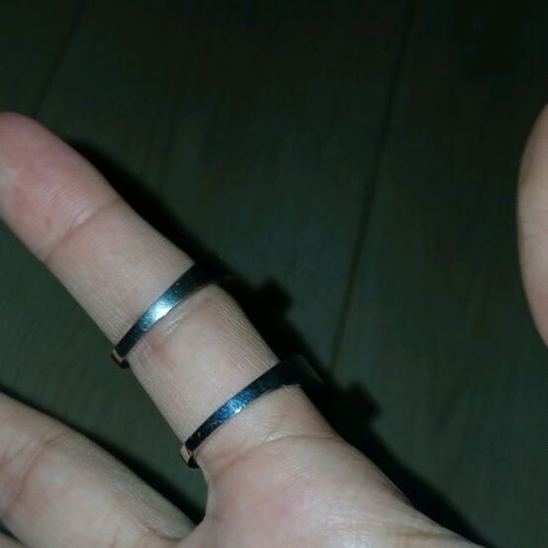 Black rings used in two sizes S and M