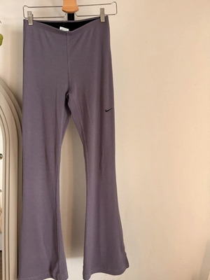 Nike ribbed flare leggings like new, purple, size S