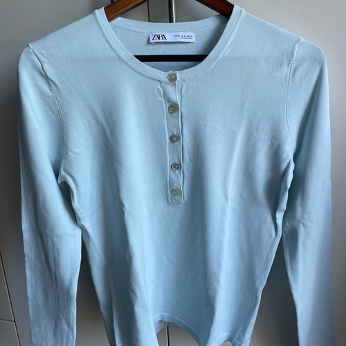 Zara blouse thin turquoise medium like new with buttons