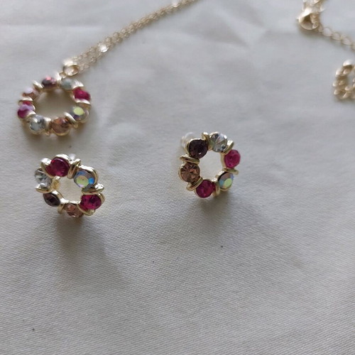 Necklace and earrings set new, colorful flower design with crystals