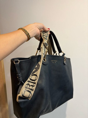 Emporio Armani women's black tote bag used with detachable pouch