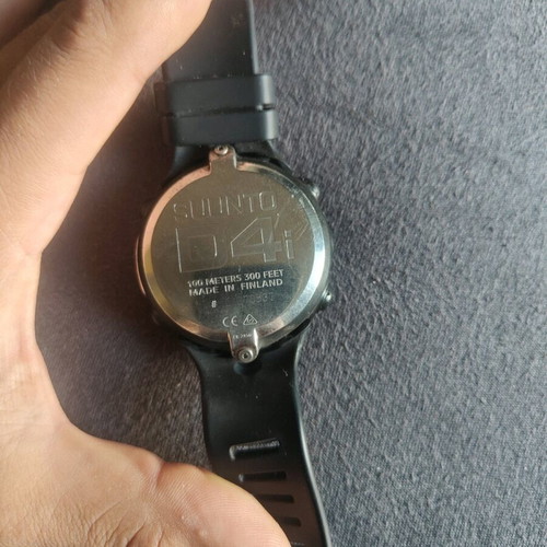 Suunto d4i used watch with genuine strap, ideal for diving