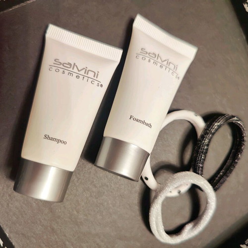 Salvini Cosmetics mini shampoo and foambath set new with hair tie gift