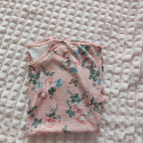 Women's floral pink blouse like new with butterflies, size S