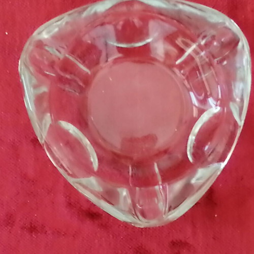 Glass ashtrays new, pack of 14, triangle shape