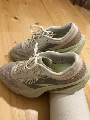 New Balance men's athletic shoes, grey beige, size 45