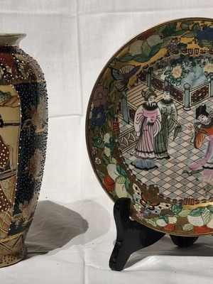 Porcelain set of 2 containers like new