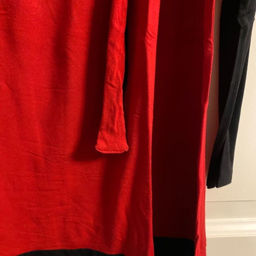 Blouse XL used, red with black and bow detail